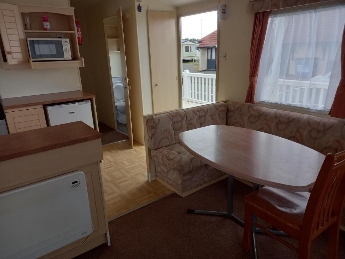 Holiday Home In Lyons Robin Hood Holiday Park Meliden 외부 사진