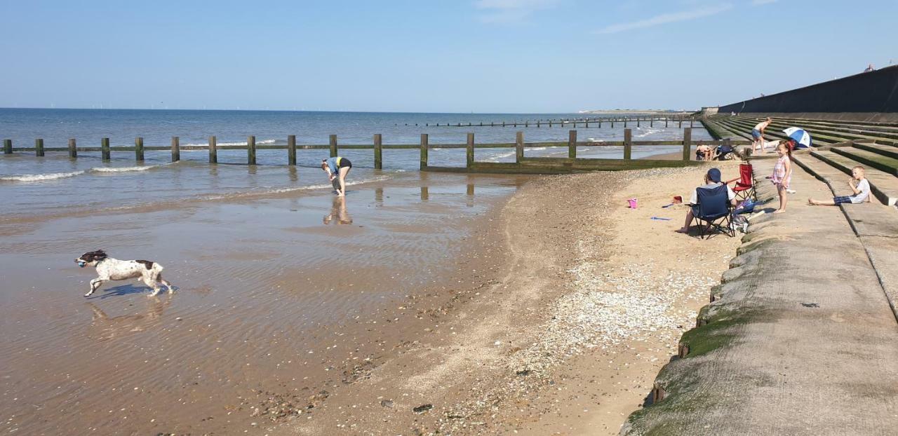 Holiday Home In Lyons Robin Hood Holiday Park Meliden 외부 사진