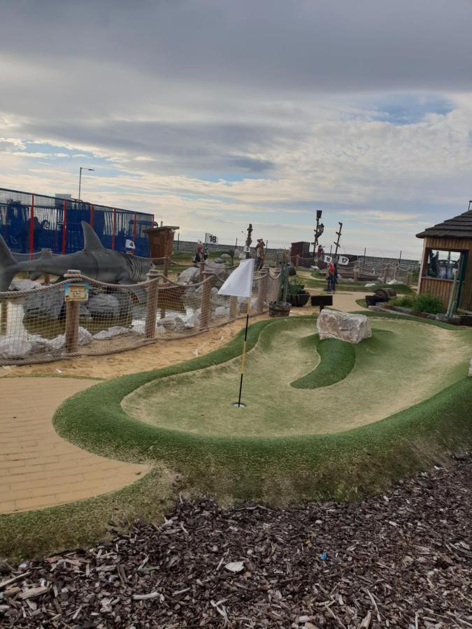 Holiday Home In Lyons Robin Hood Holiday Park Meliden 외부 사진
