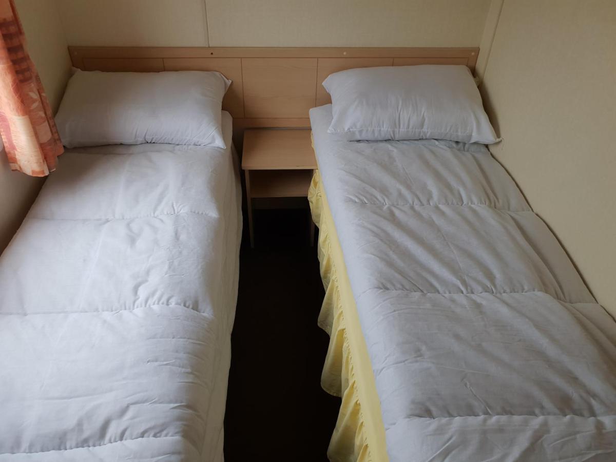 Holiday Home In Lyons Robin Hood Holiday Park Meliden 외부 사진